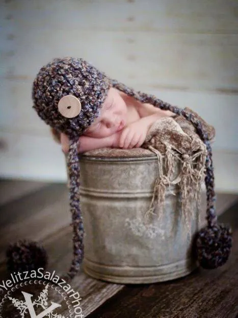 Newborn Button Pom Hat Blue Brown