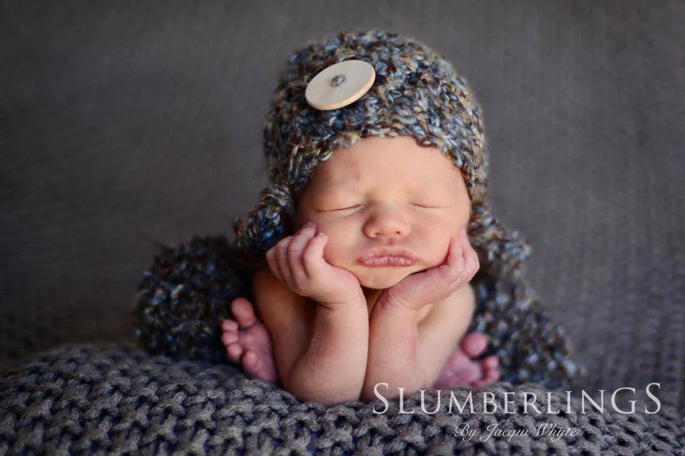 Newborn Button Pom Hat Blue Brown