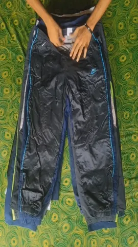 Nike parachute trackpant 20 pcs