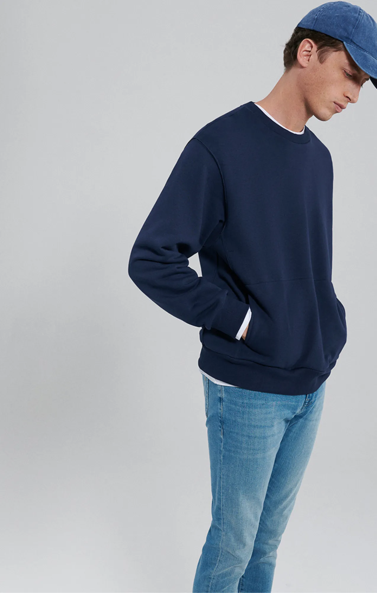 POCKET SWEATSHIRT IN NAVY BLAZER