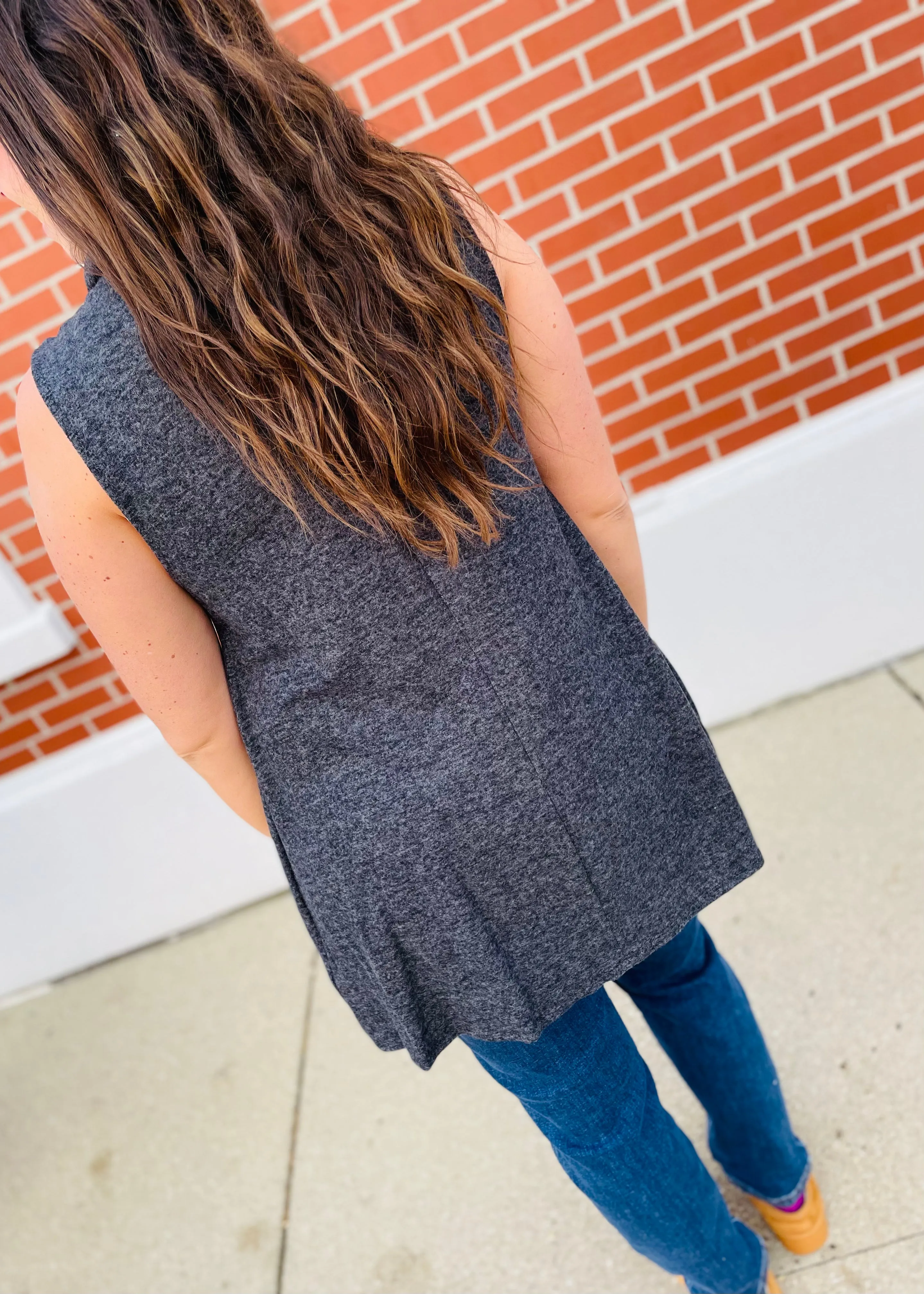 Sleeveless Turtle Neck Tunic Top