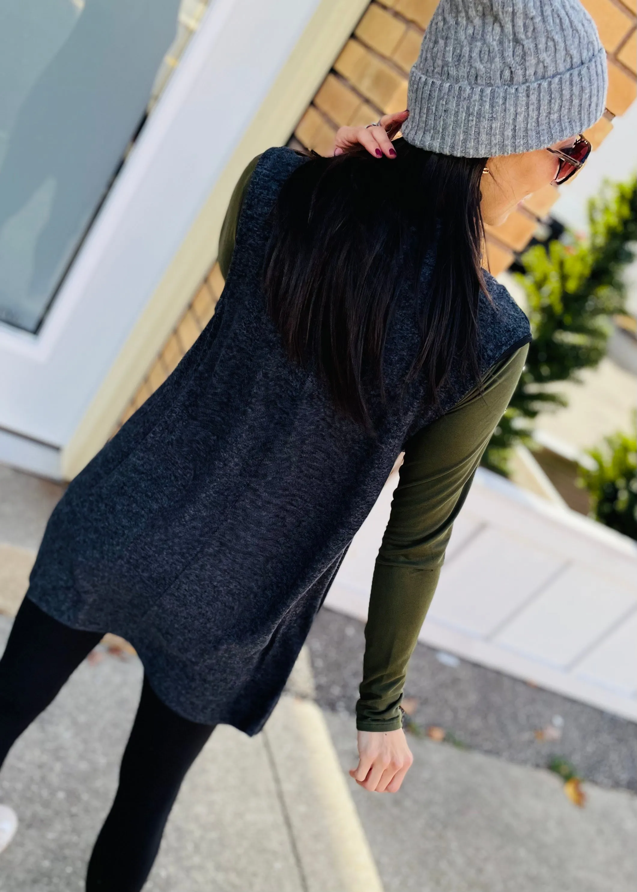 Sleeveless Turtle Neck Tunic Top