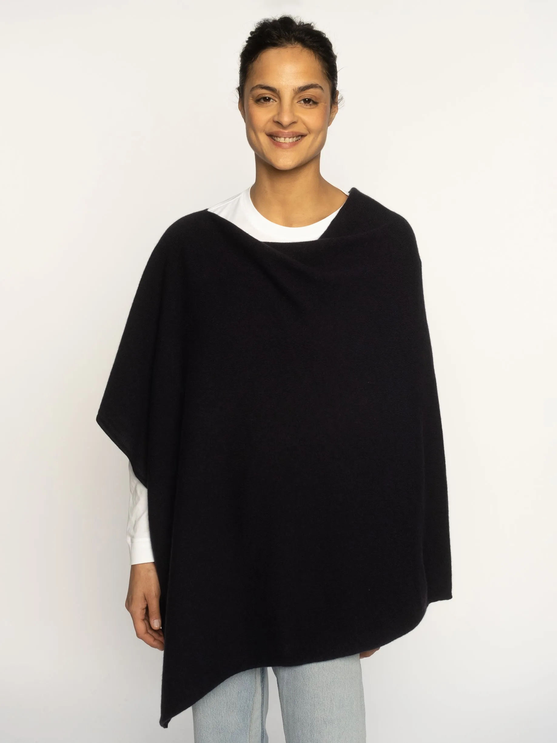 THE CLASSIC PONCHO | Navy blue