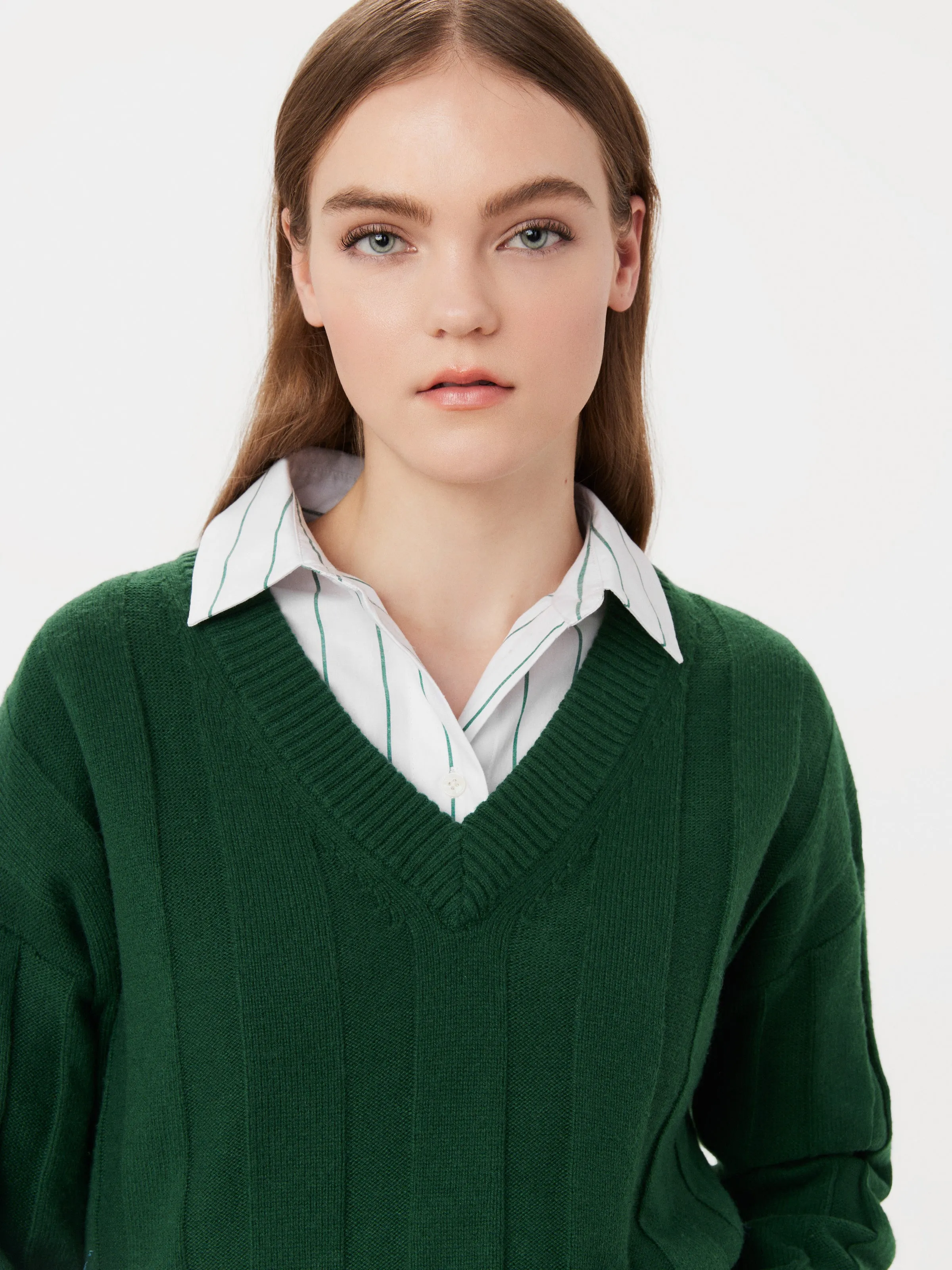 The Merino Wool Blend Sweater in Dark Green