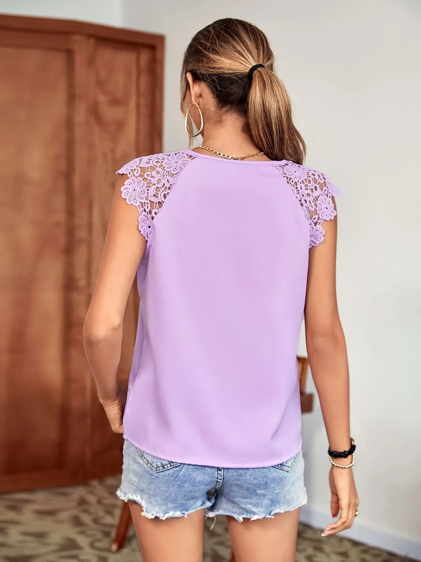 Vintage Lace Notched Neck Sleeveless Blouse for SpringSummer