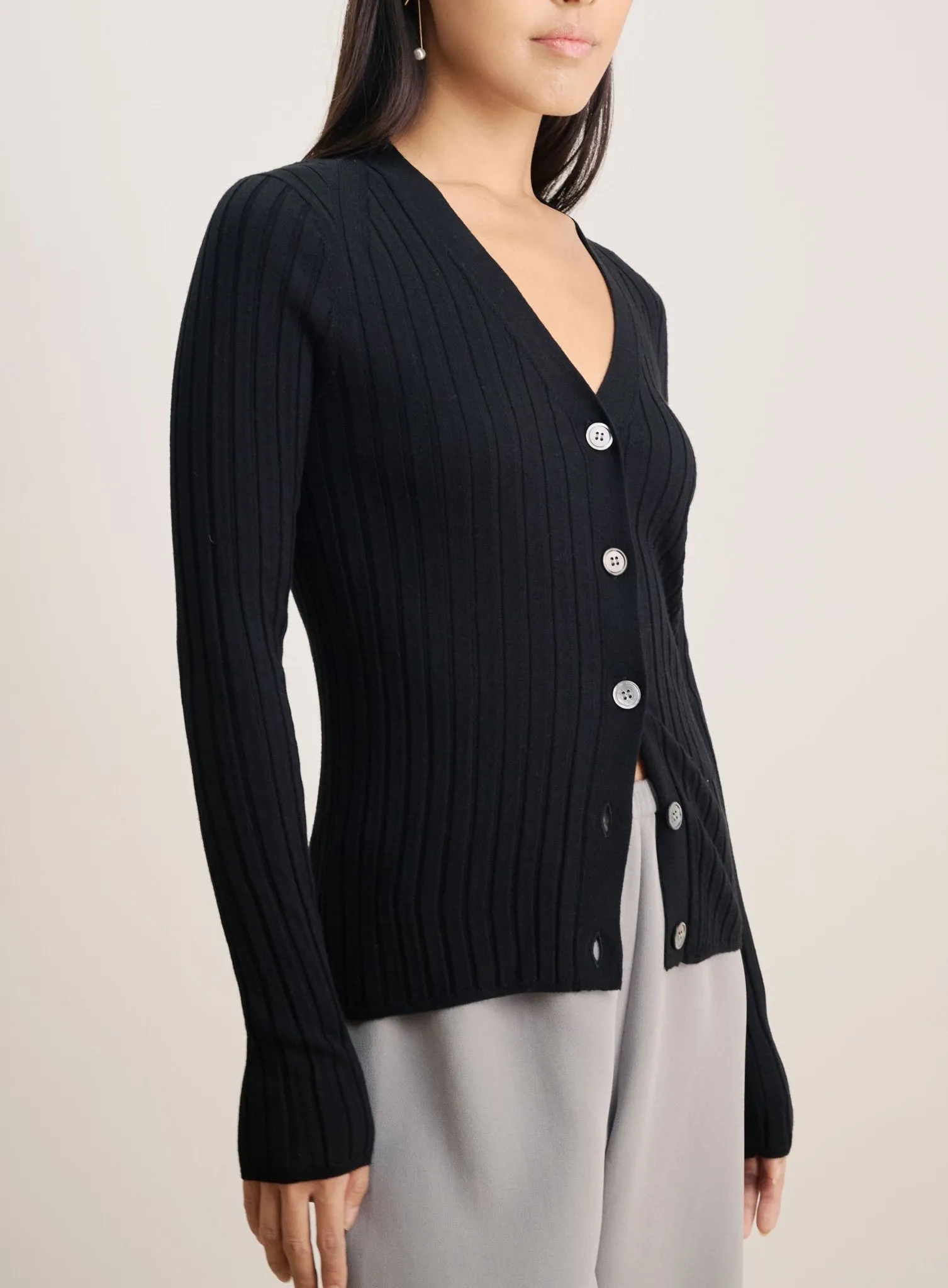 WENDY merino wool slim-fit cardigan (Black)